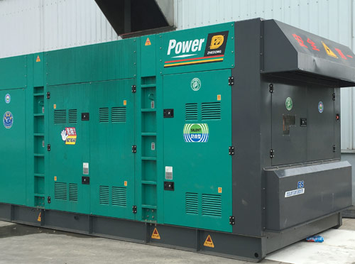 彭阳升级发电机组的过程中需要注意哪些安全事项？