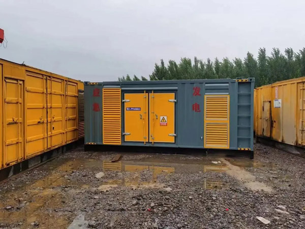 彭阳柴油发电机如何判断干式空气滤清器是否需要更换？