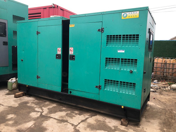 彭阳怎样合理控制磷酸铁锂蓄电池的充放电倍率以延长其使用寿命？