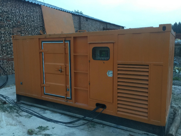 彭阳发电机组长期使用中，电缆线的敷设路径有哪些要求？